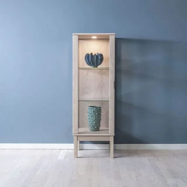 Klim Møbelfabrik Klim Furniture Vitrineskab V301 - valnød olie venstrevendt